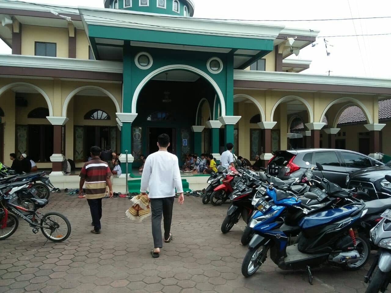 Masjid di Cipondoh