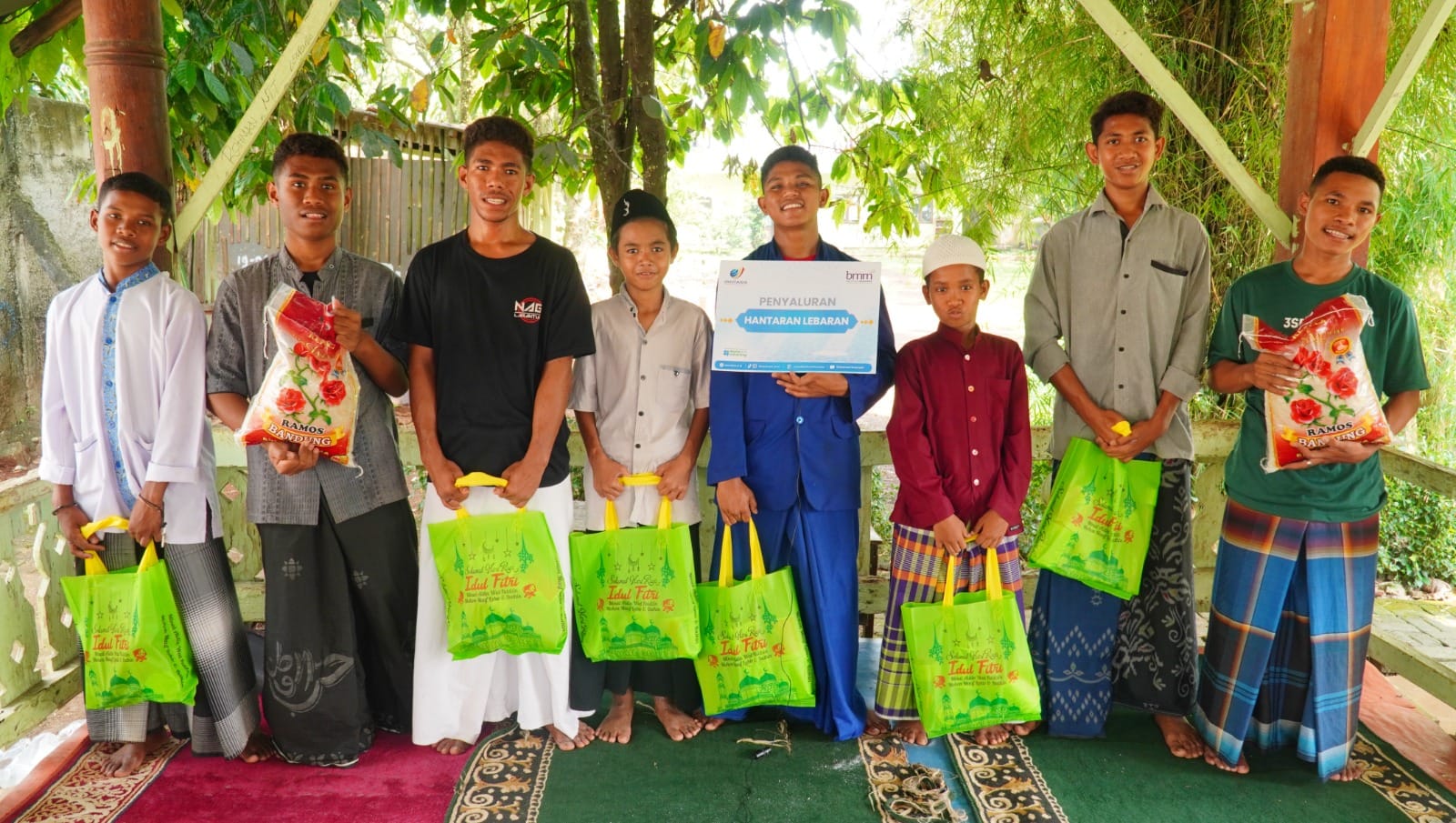 BMM Kirim Paket Hantaran Lebaran untuk Santri Yatim Dhuafa di Kabupaten Bogor