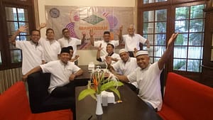 46 Tahun Tak Bertemu, Alumni SMP Pemda Manyarn Wonogiri Lepas Rindu di Acara Bukber di Hotel Narita Tangerang